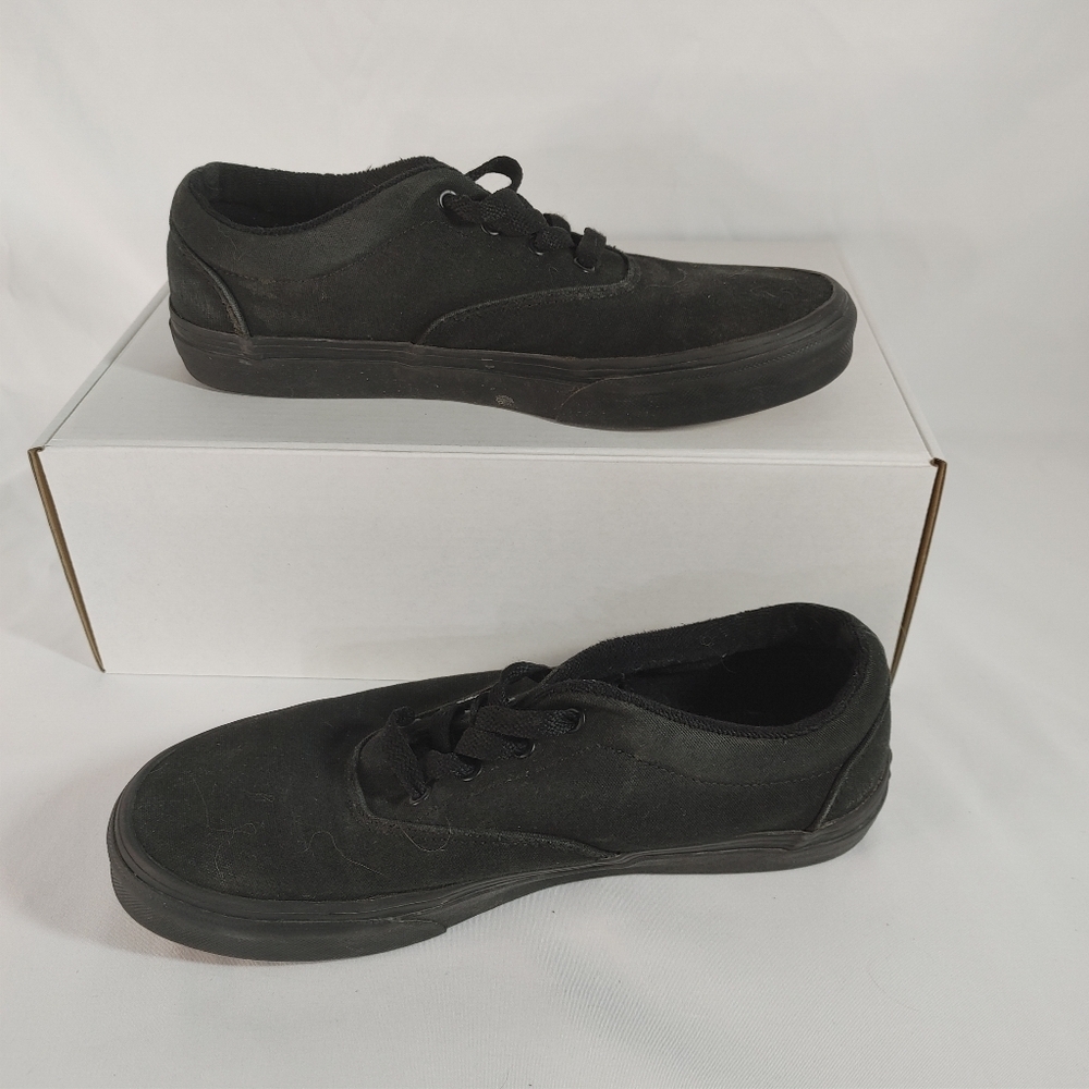 Vans Black Canvas Low Top Sneakers Youth 5 Women’s 6.5 Skate Shoes